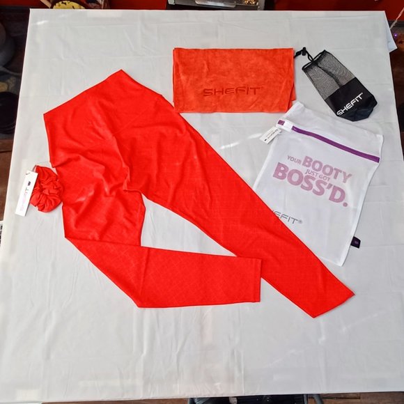 NWT SHEFIT  Rush Red Leggings + Workout Towel+ Wash Bag Compression - Picture 2 of 14